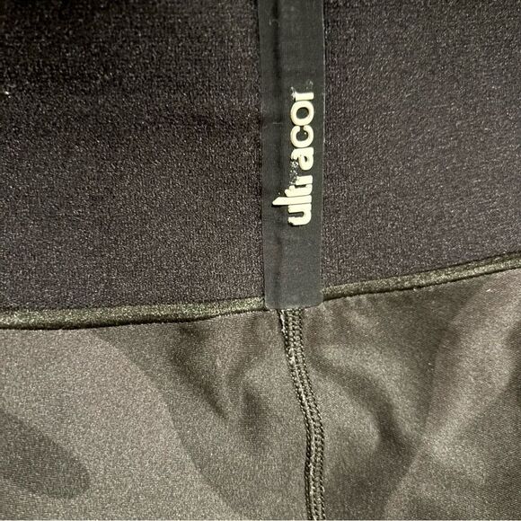 Ultracor Camo Collegiate Legging in Blush Patent Nero Pink Camo- Size Medium - Picture 6 of 9